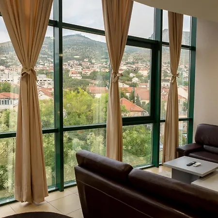 Aura Apartment *
